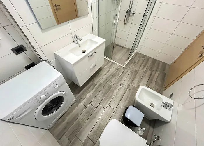 Villa Beach * Golem (Tirana)