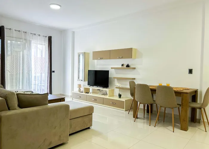 Villa Beach Golem (Tirana)