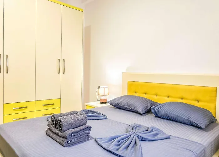 Villa Beach * Golem (Tirana)